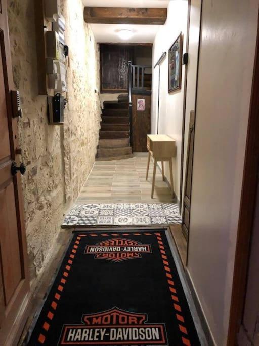 Suite De Charme Au Pied De La Cathedrale Laon Dış mekan fotoğraf